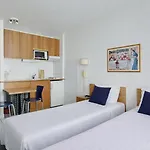 Serviced 4* לה לילה