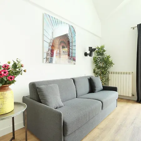 Serviced レ・リラ