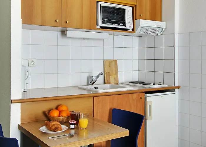 Serviced מלון דירות 3*